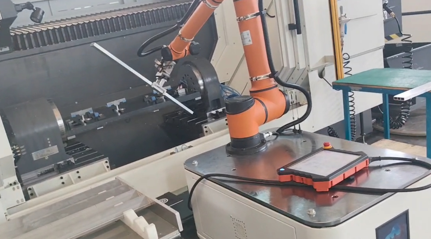 Verbesserung der Effizienz und Sicherheit: Der intelligente Transferroboter der Nudelmaschine fördert die Intelligenz der Lebensmittelindustrie